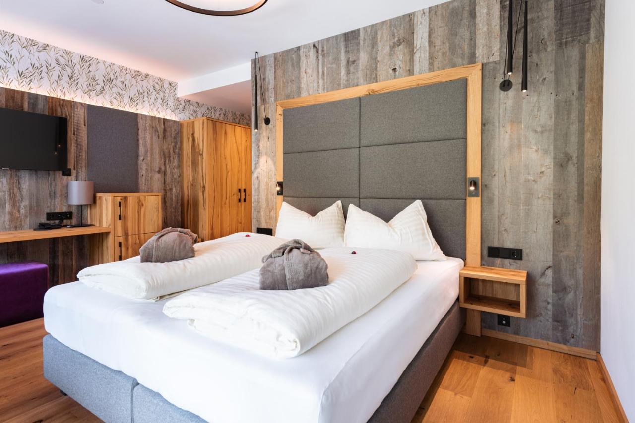 Hotel Lohningerhof Maria Alm am Steinernen Meer Pokoj fotografie