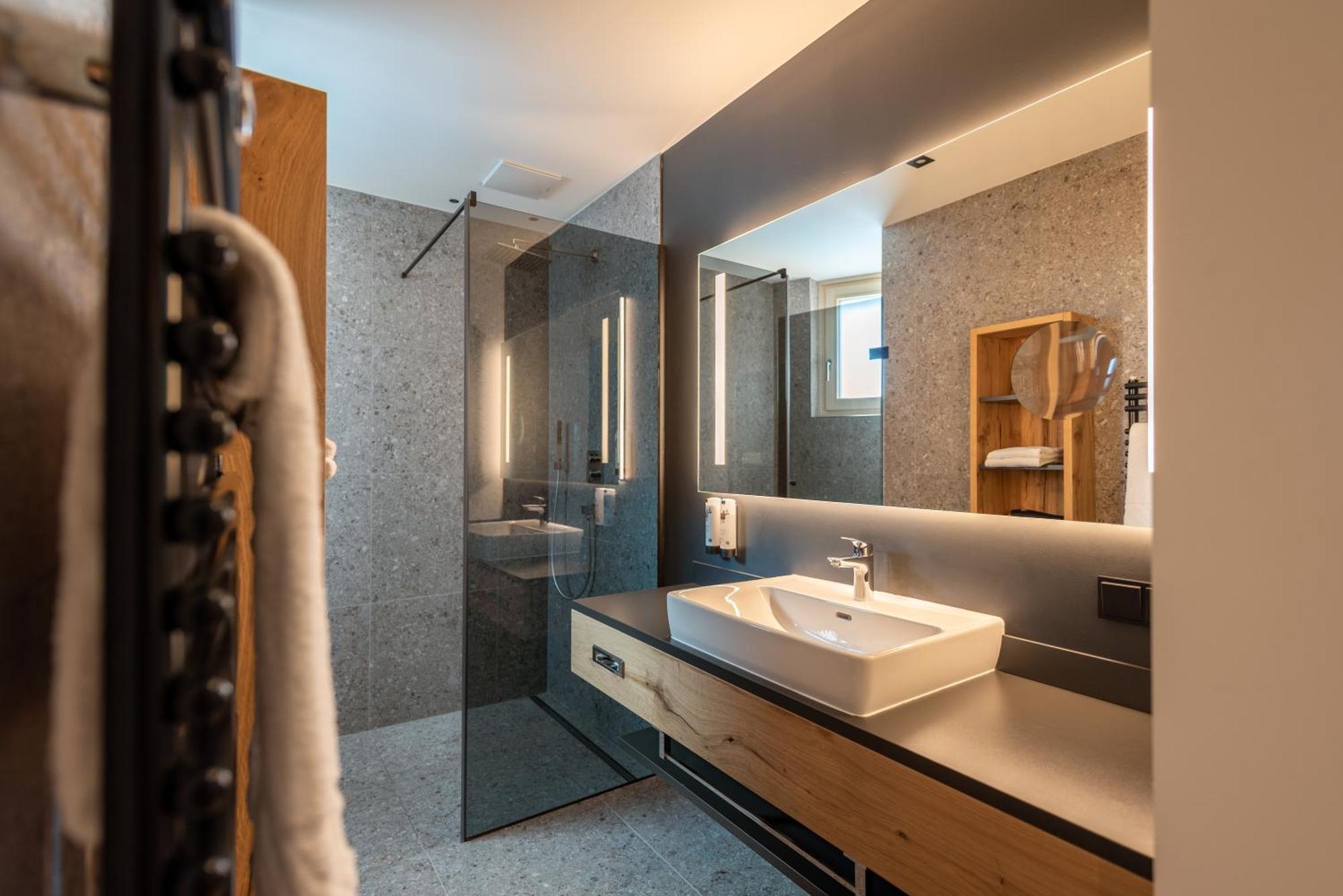 Hotel Lohningerhof Maria Alm am Steinernen Meer Pokoj fotografie