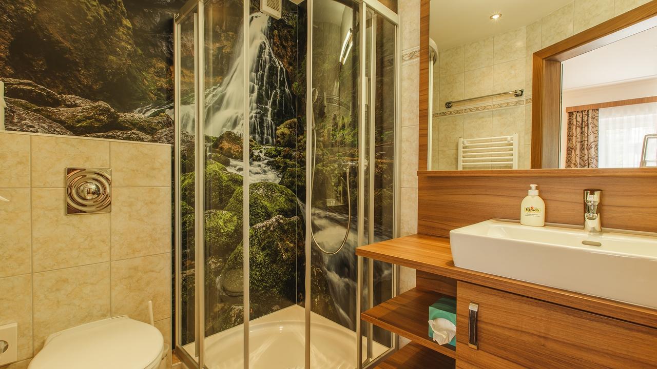 Hotel Lohningerhof Maria Alm am Steinernen Meer Pokoj fotografie
