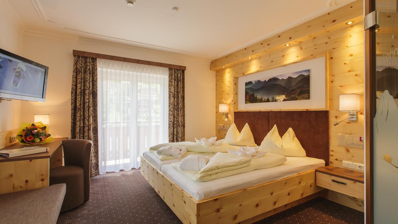 Hotel Lohningerhof Maria Alm am Steinernen Meer Pokoj fotografie